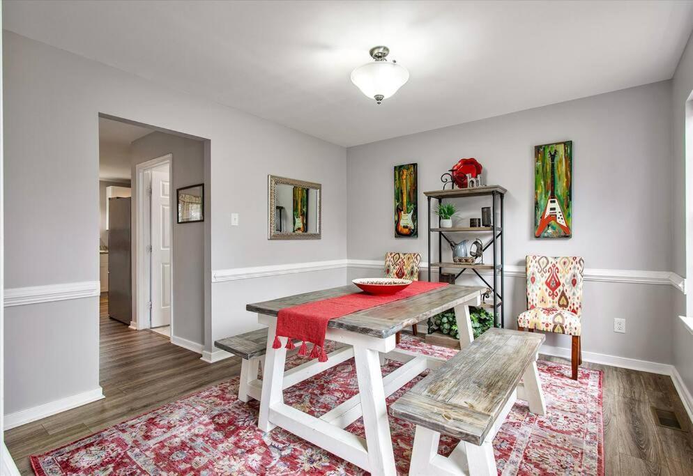 Charming 3-Bedroom Home In Heart Of Ашленд Экстерьер фото